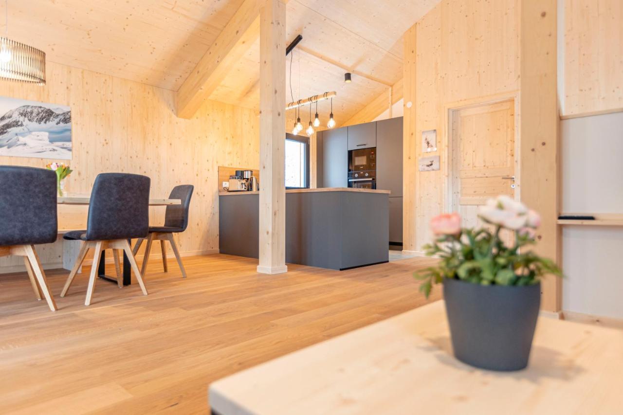 Superior Chalet mit Whirlpool-Badewanne